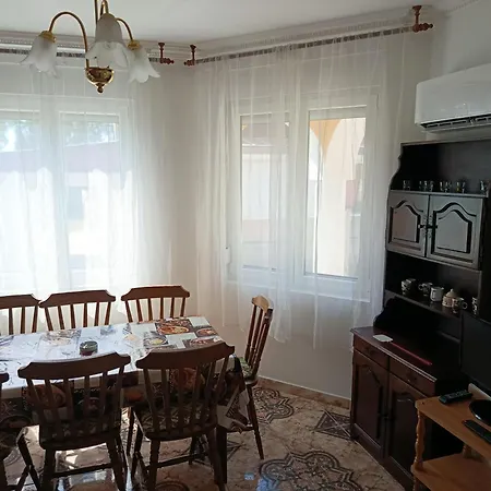 Arvacska Nyaralo Case de vacanță